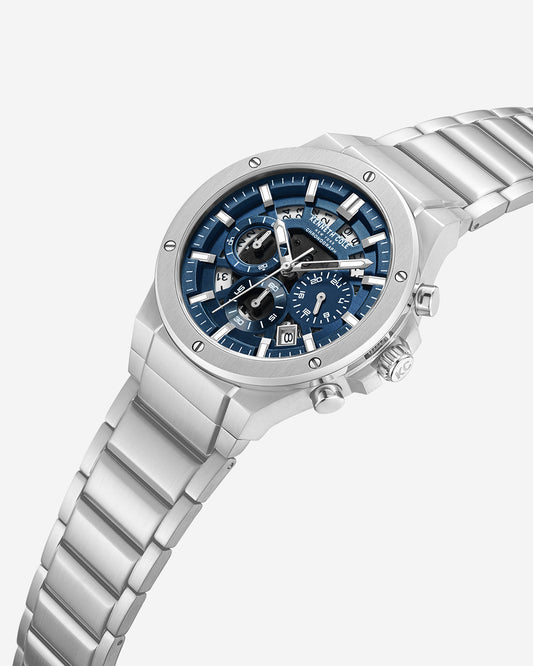 Classic Bracelet Watch With Date Disc