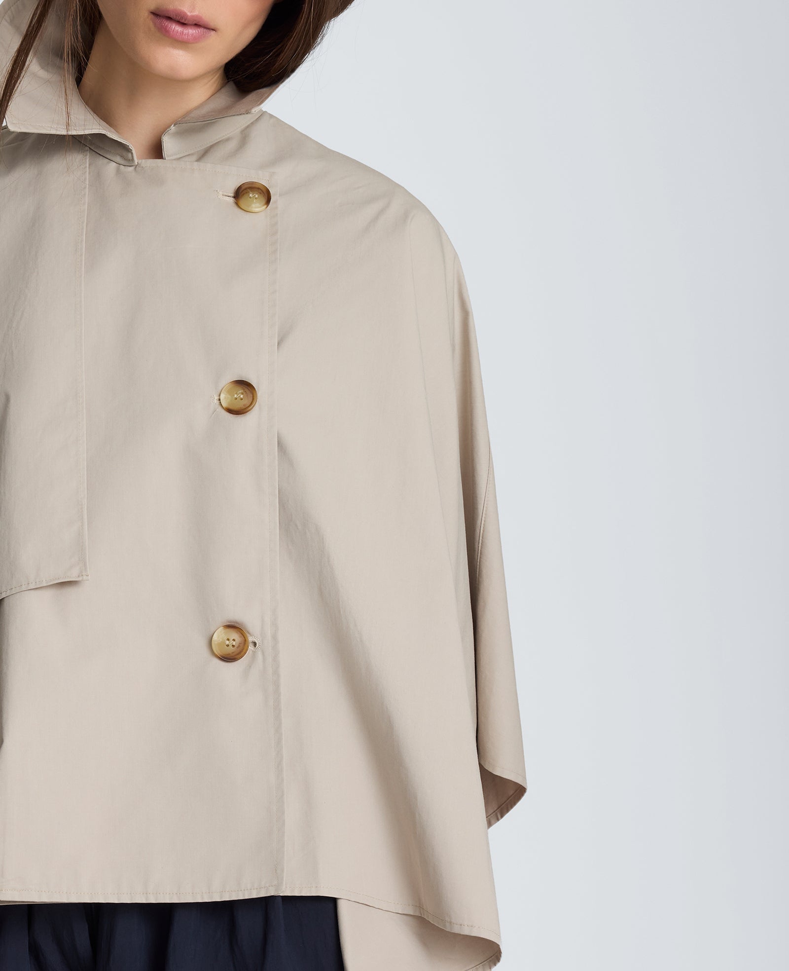 Cape Trench with Notch Collar