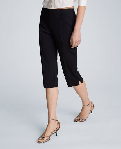 Pull On Capri Legging with Hollywood Waist