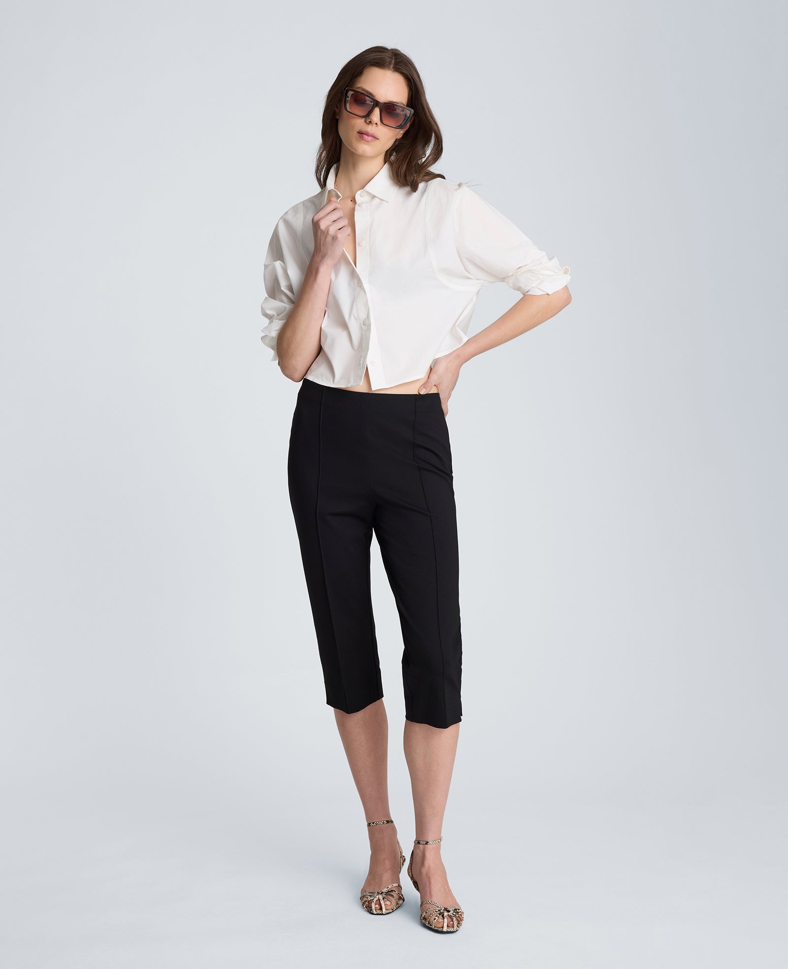 Pull On Capri Legging with Hollywood Waist