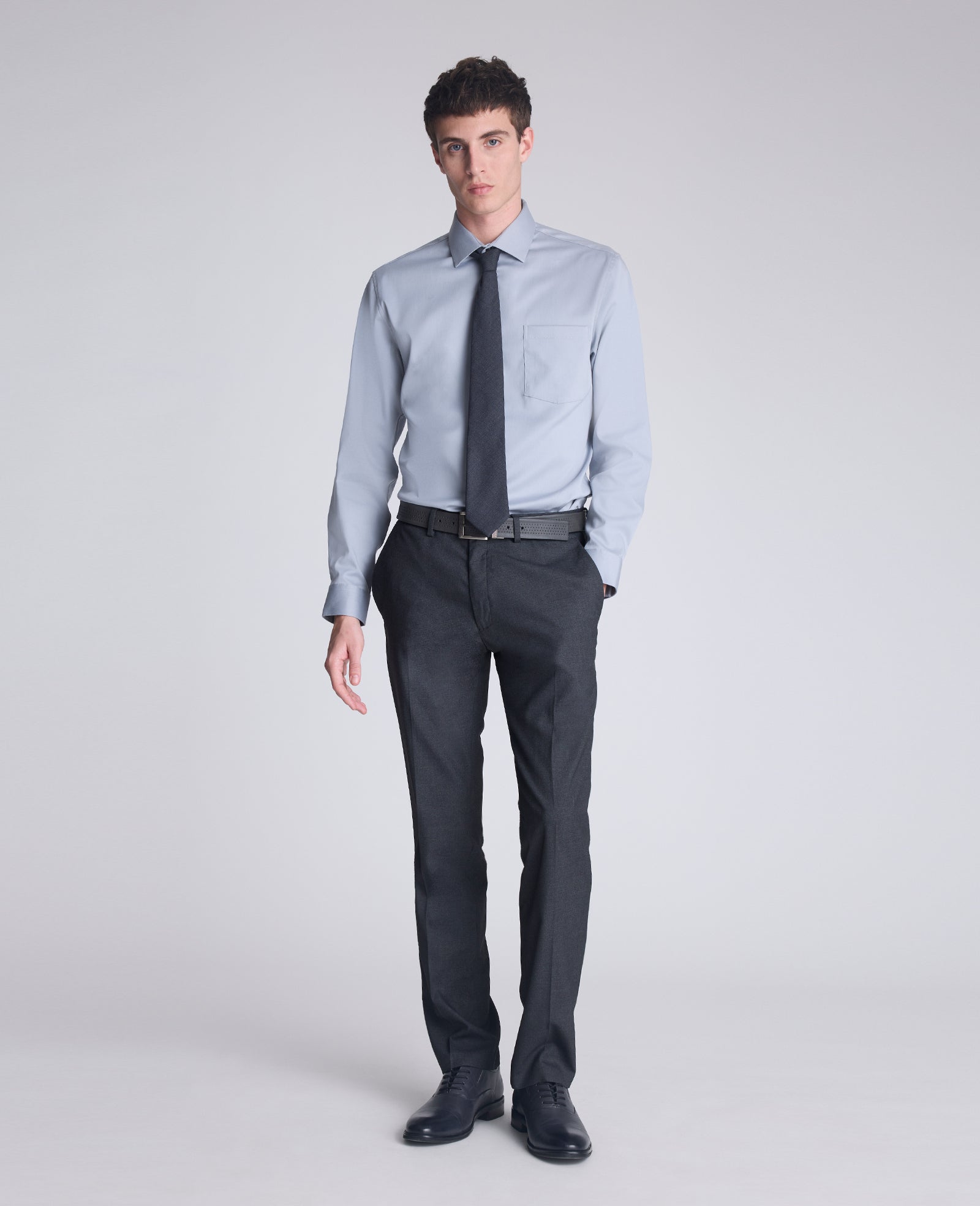 REACTION - Slim-Fit Button-Down Dress Shirt