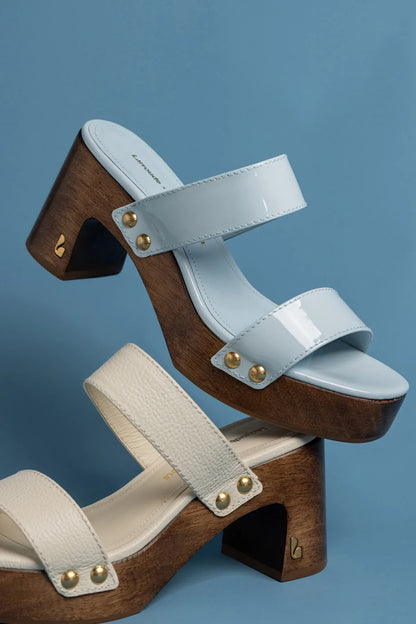 Larroudé x Kenneth Cole: Sandal Maya Patent Leather
