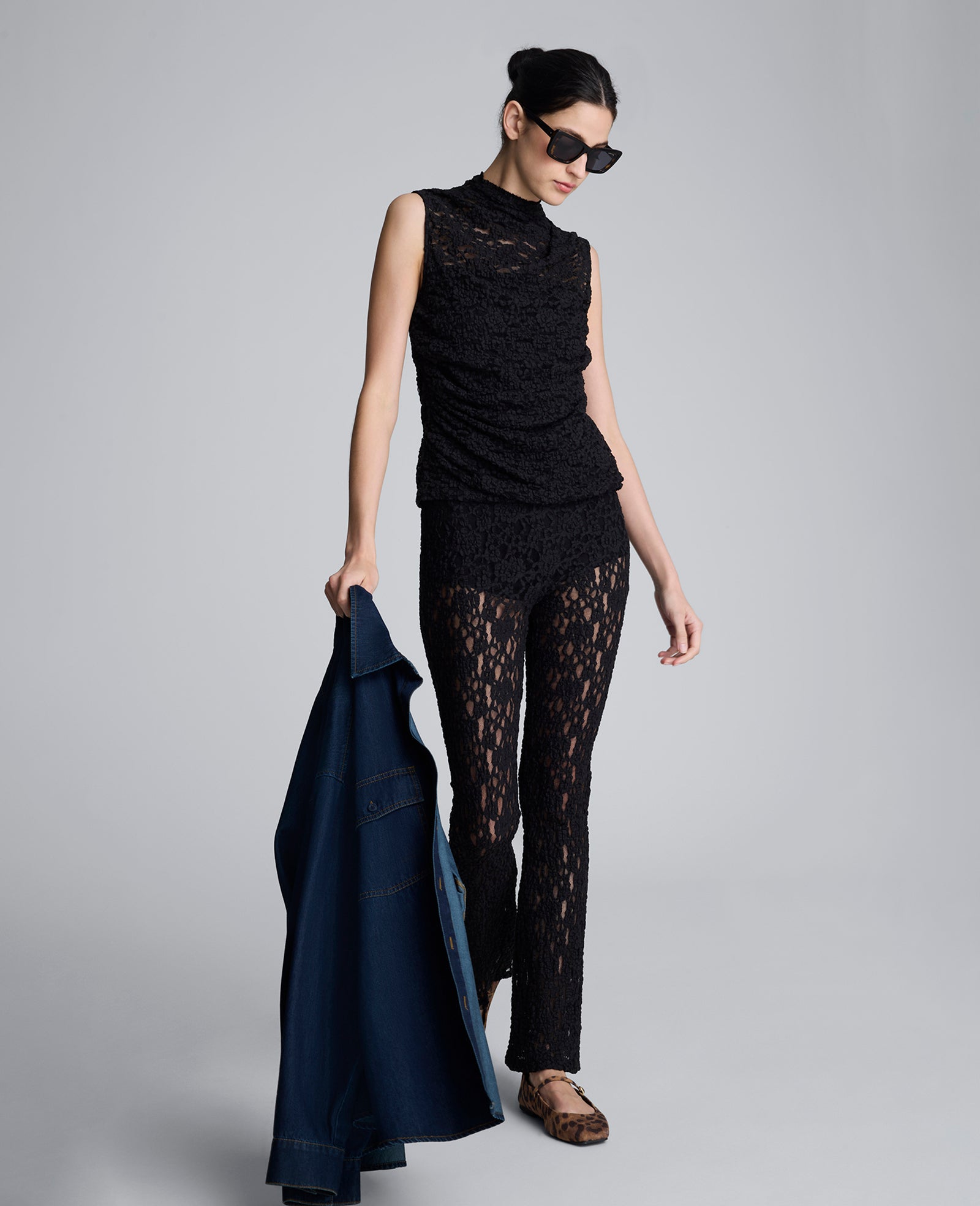 Sleeveless Stretch Lace Mock Neck Top