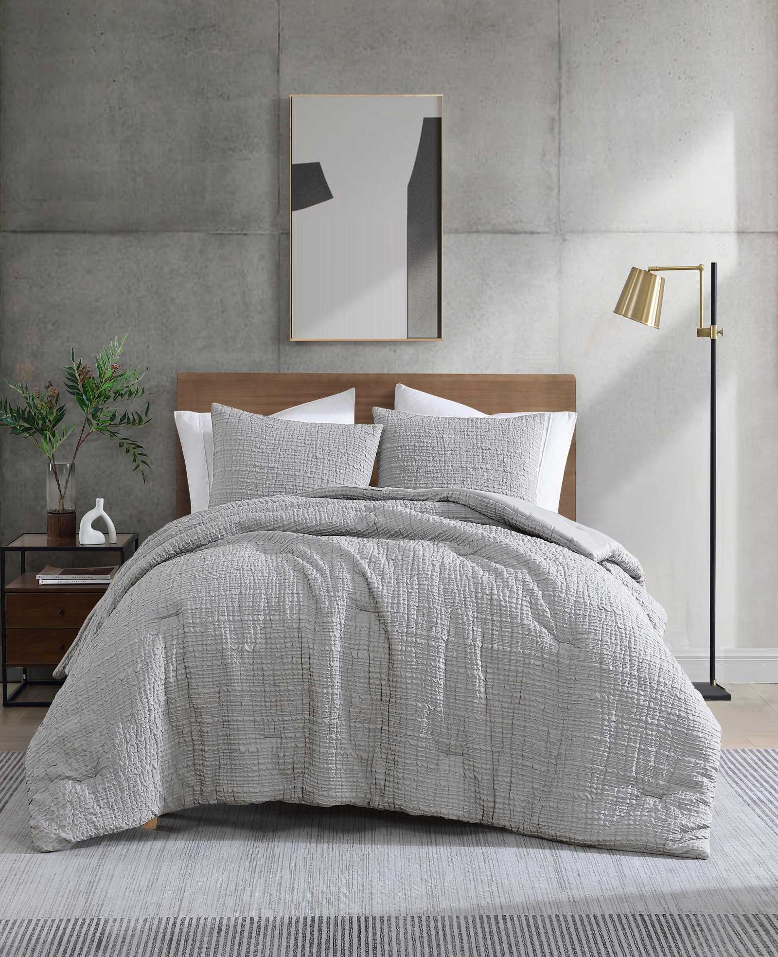 Serenity Wavy Lines Comforter Set
